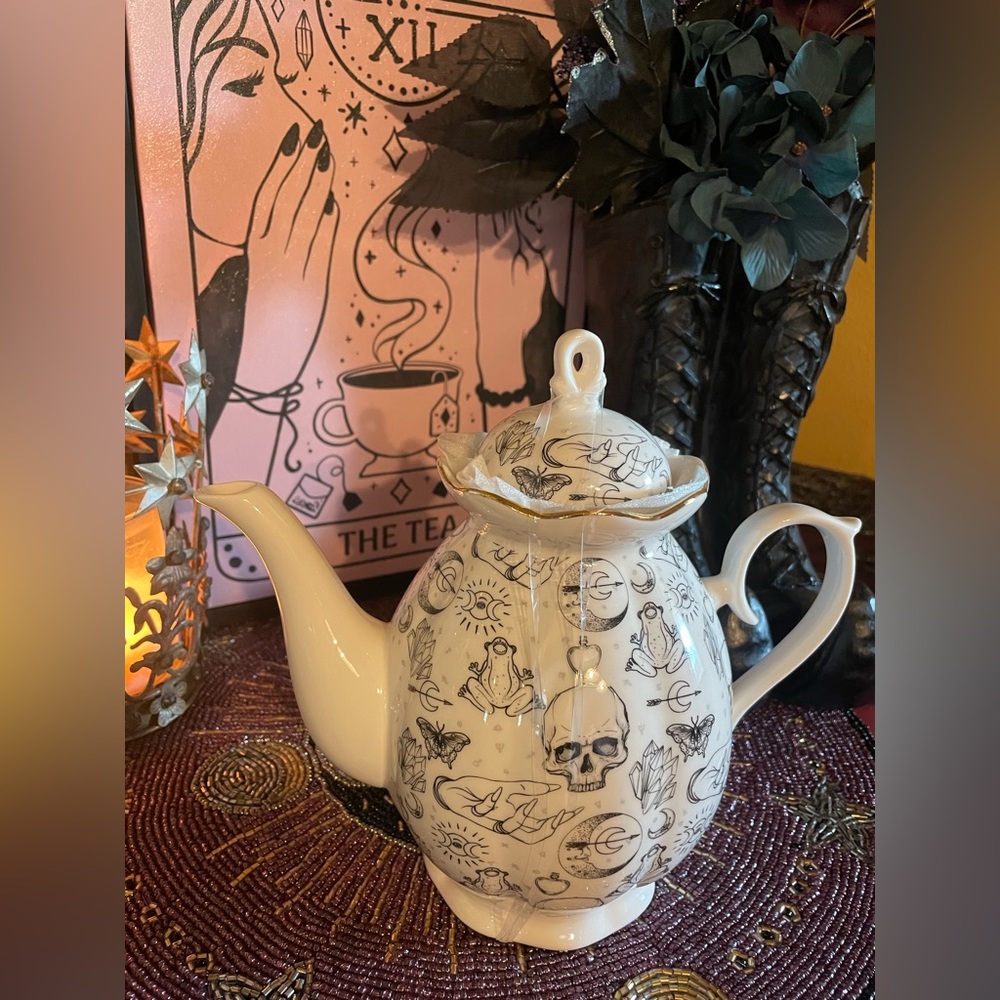 PARK CHATEAU NEW Mystical Moon Gypsea Witchy Boho Unique Teapot W/Gothic Motifs